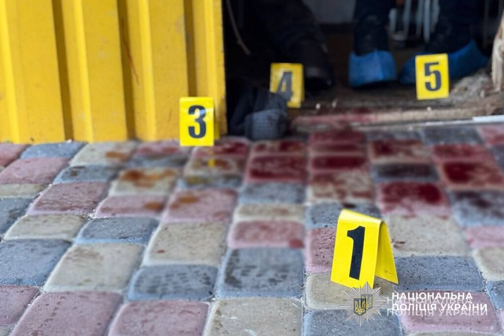 Декілька разів вдарив ножем охоронця ринку: у Черкасах чоловіка підозрюють у вбивстві (ФОТО)