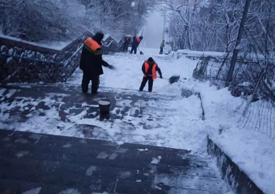 Прибирання снігу