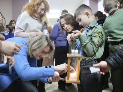 запалюють вогонь