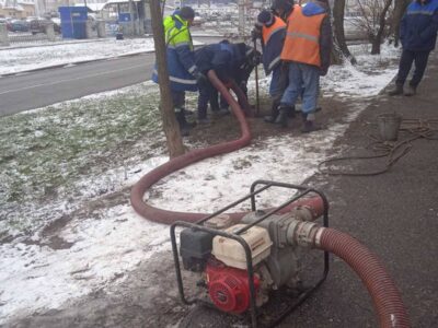 чистять колектор