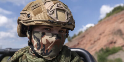 Жінка-військова