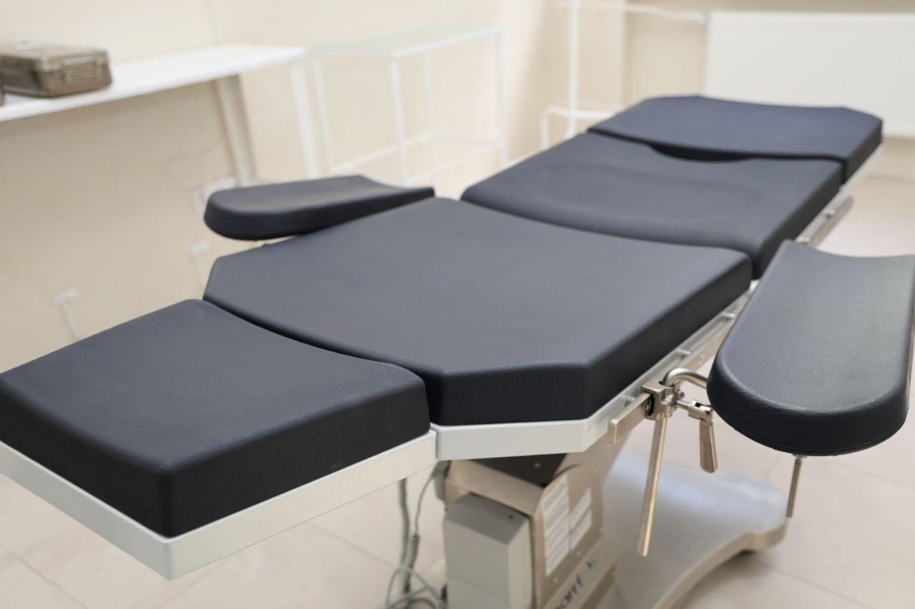 Хірургічний стіл