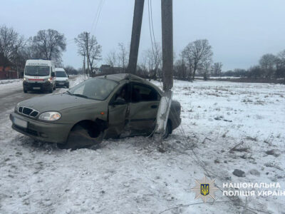 Ланос потрапив у ДТП