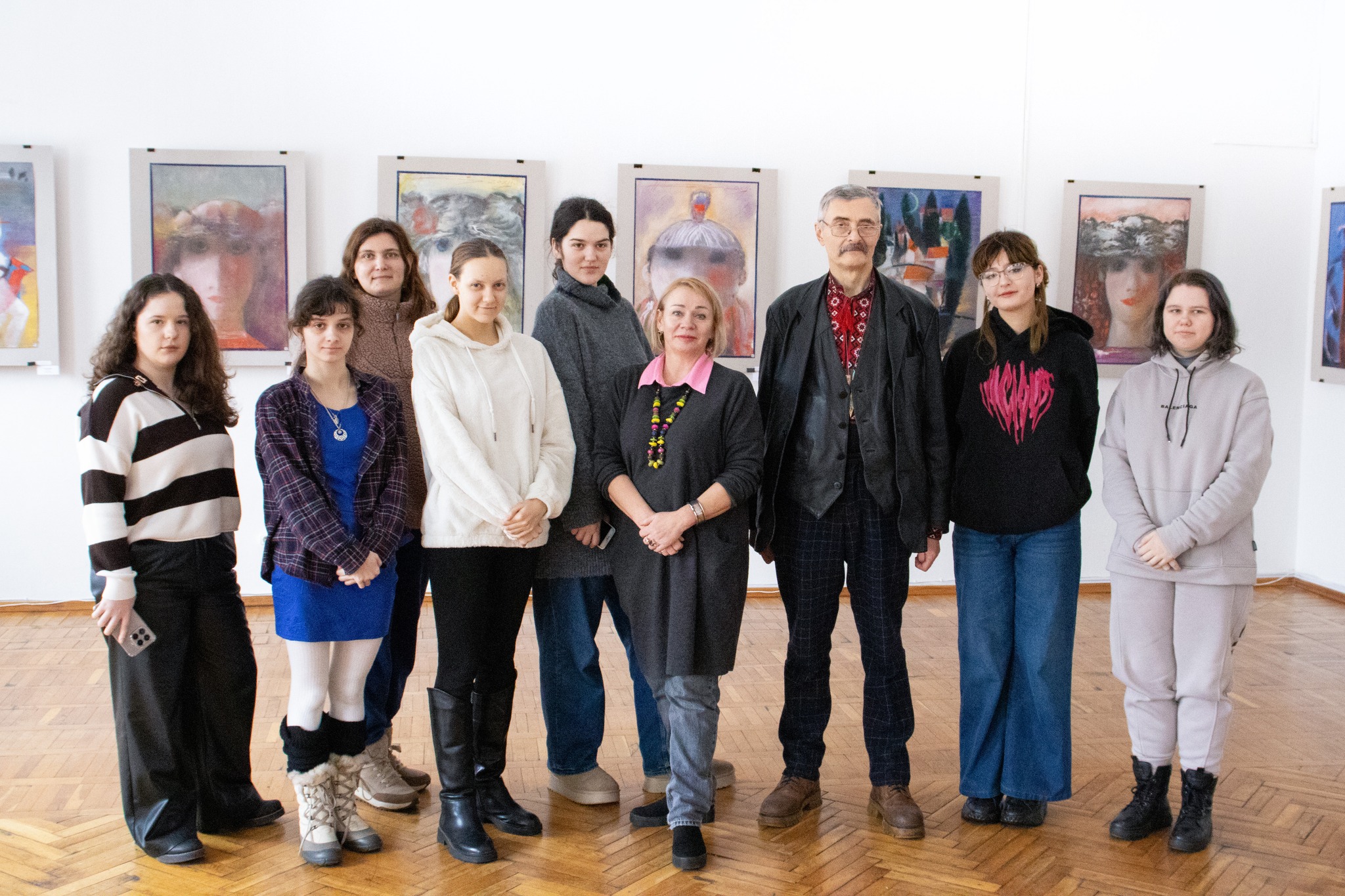 художник з відвідувачами