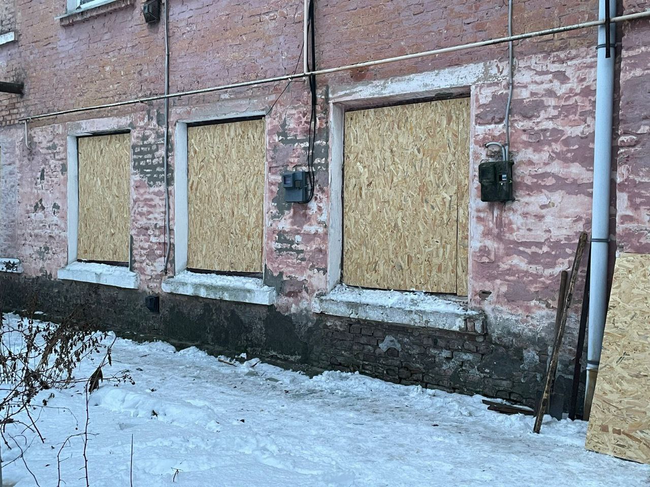 забиті вікна