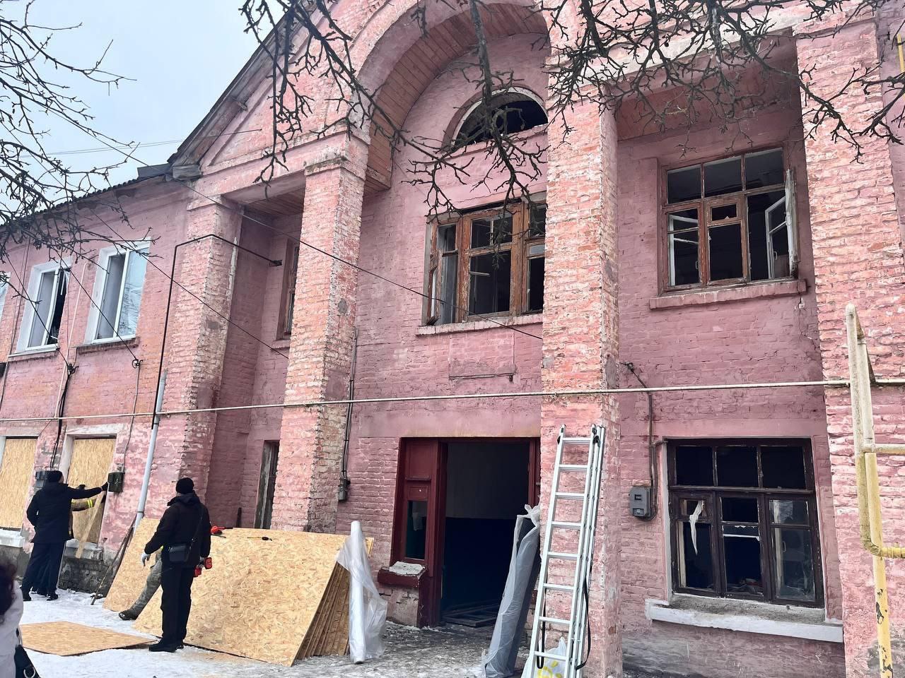 У Золотоніській громаді вибуховою хвилею та уламками пошкоджені п’ять багатоквартирних будинків (ФОТО)