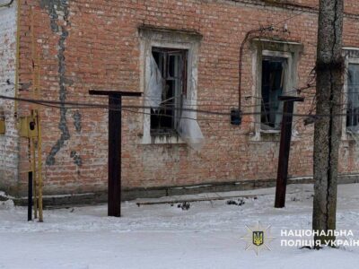 пошкоджена будівля