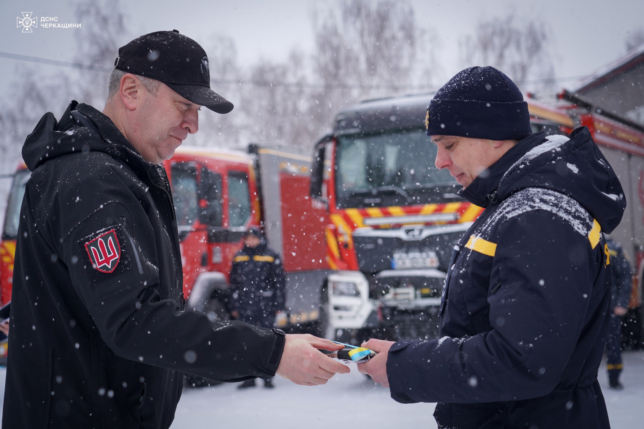 вручають ключі від автіки