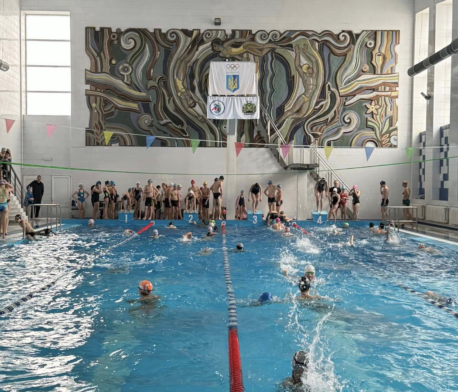 На Черкащині у плаванні змагалися майже 200 учасників (ФОТО)