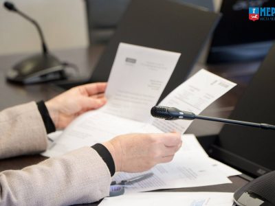 Документи в руках