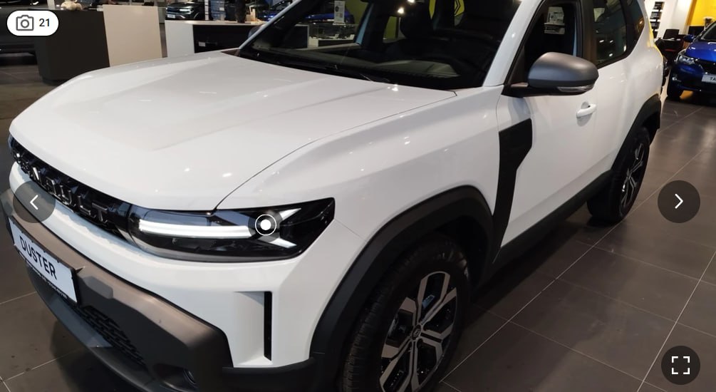 Черкаська поліція охорони бере білий Duster за 1,2 мільйона гривень