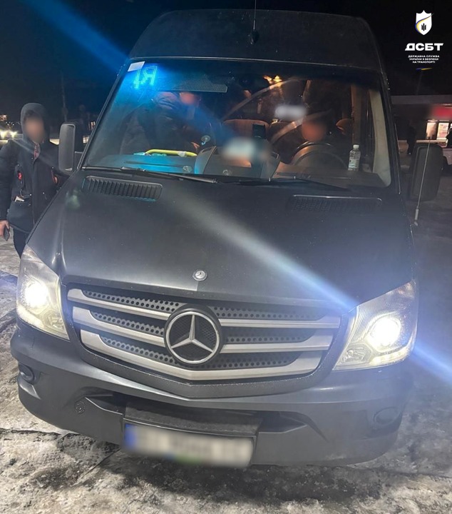 На автостанції Умані двоє перевізників працювали без документів і тепер заплатять штраф