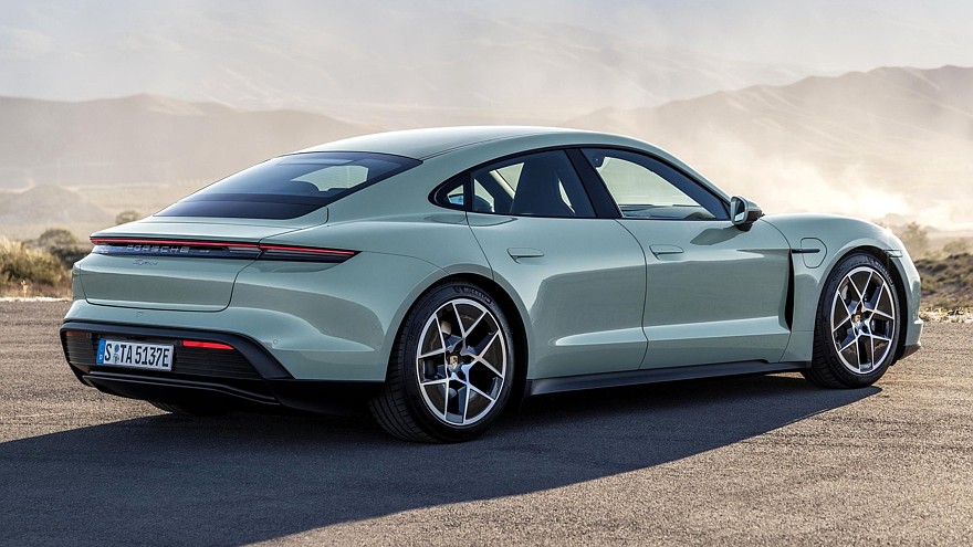 Порше Тайкан