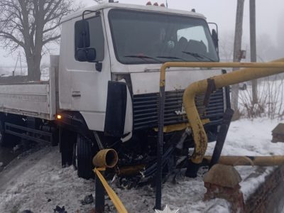 вантажівка врізалася у газопровід