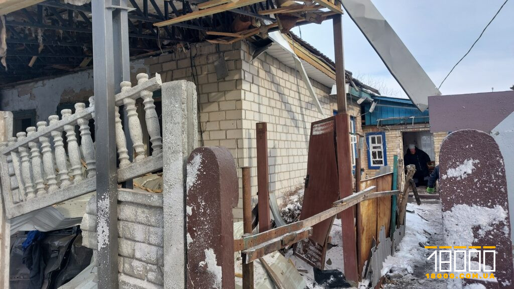 Пошкоджений паркан