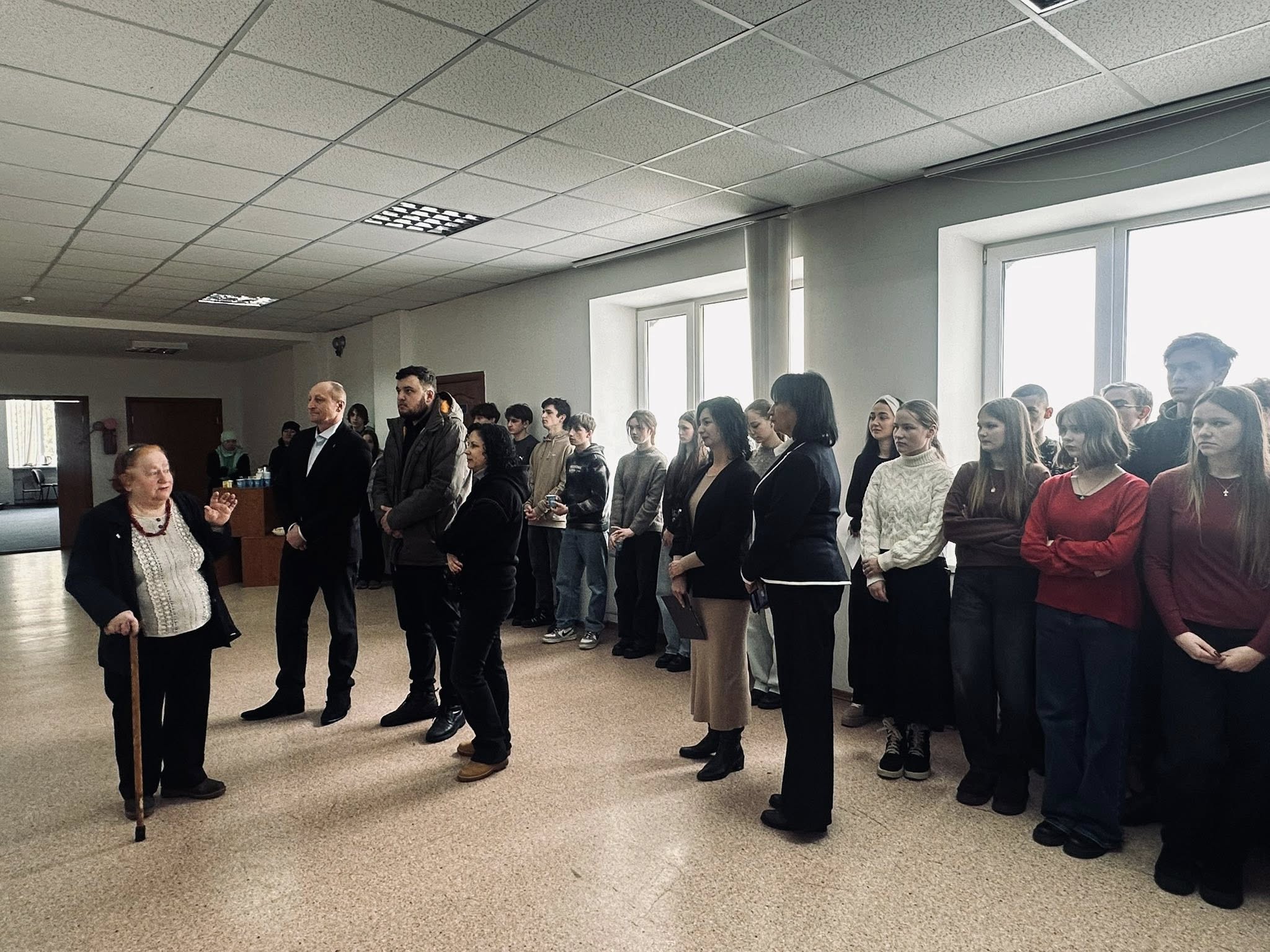 Відвідувачі виставки Романа Чорномаза