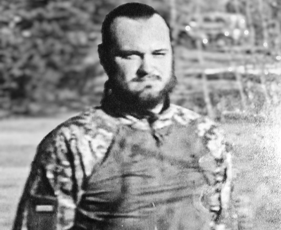 У Черкасах попрощалися з полеглим захисником, який загинув під час виконання бойового завдання