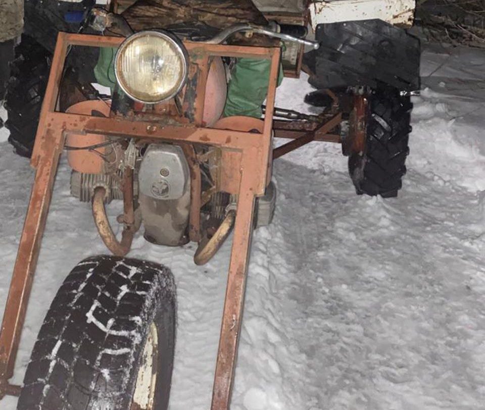 засіб, на якому пересувалися незаконні рибалки