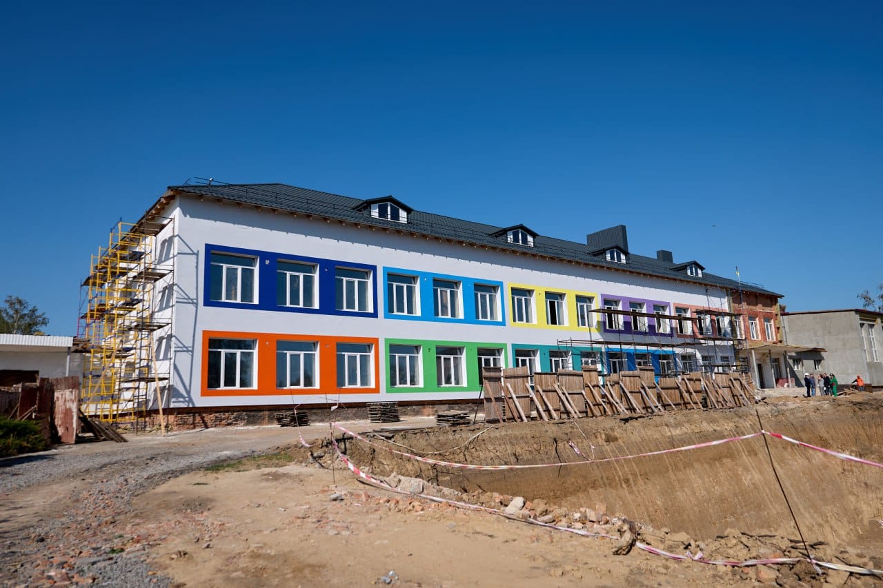 «Фінансування відсутнє»: як відбудовують ліцей у Паланці, який поруйнувала росія