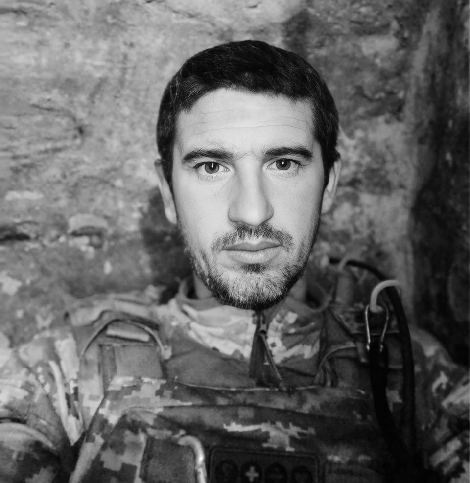 У Черкасах попрощалися з оператором БпЛА, який відновлював пошкоджені будинки