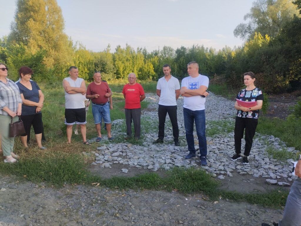 люди на вулиці