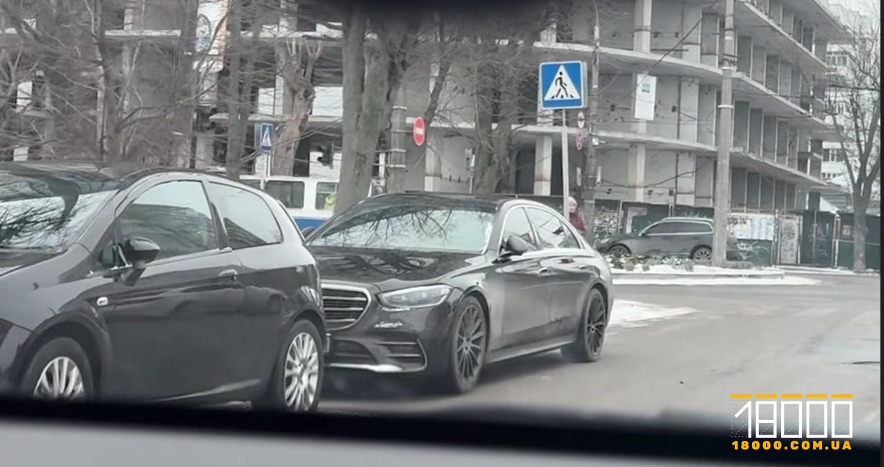 Новий мерседес у Черкасах