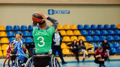 День нескорених: як у Черкасах ветерани та цивільні пробували адаптивні види спорту разом (ФОТО)