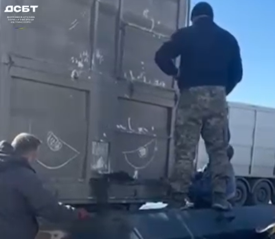 На Черкащині за день виявили шість фур, які були перевантажені (ВІДЕО)