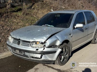 пошкоджена автівка у ДТП 7 березня Жашків