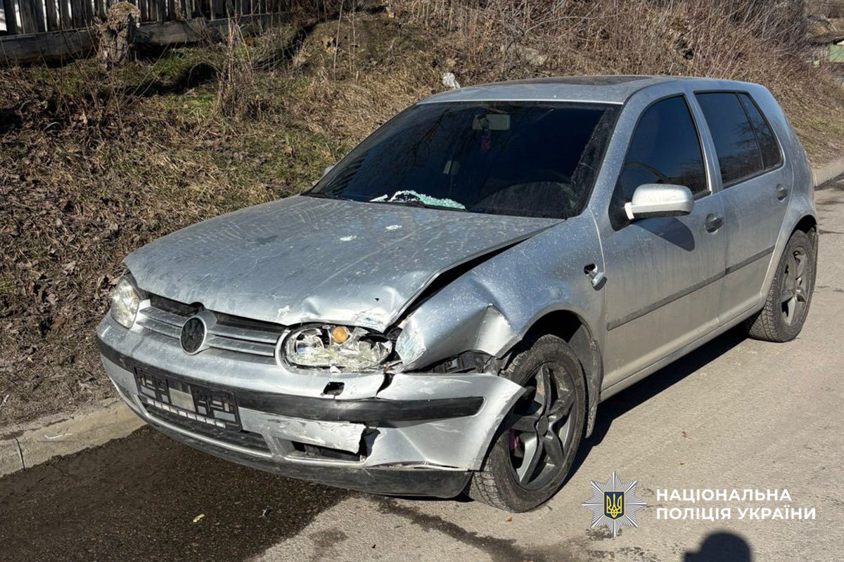 пошкоджена автівка у ДТП 7 березня Жашків