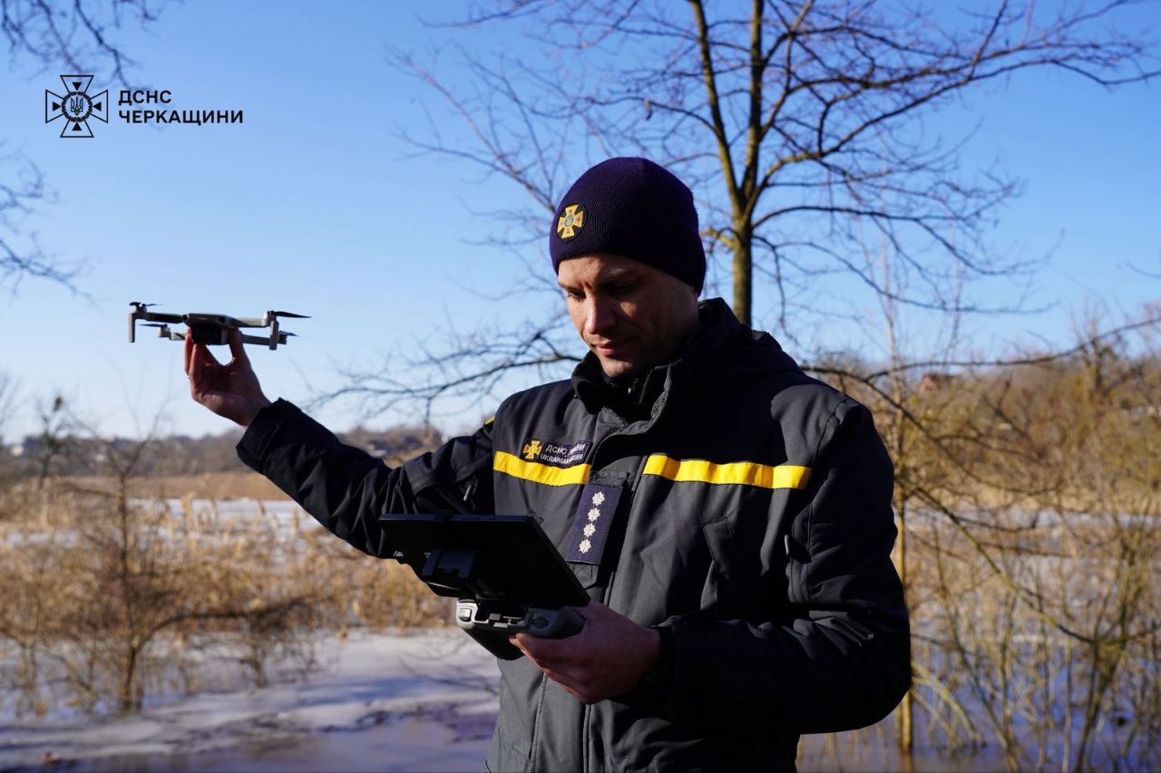 Рятувальник із дроном