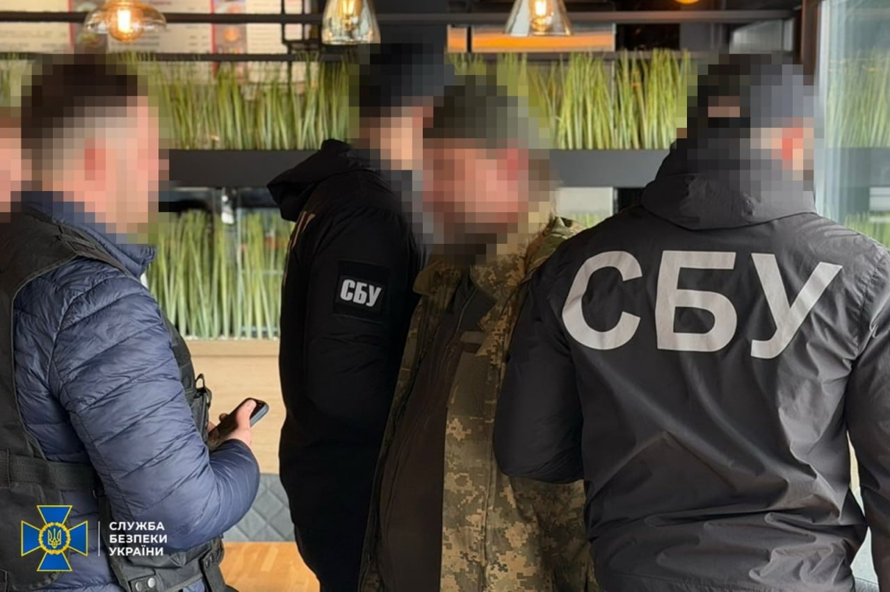 затримують чоловіка