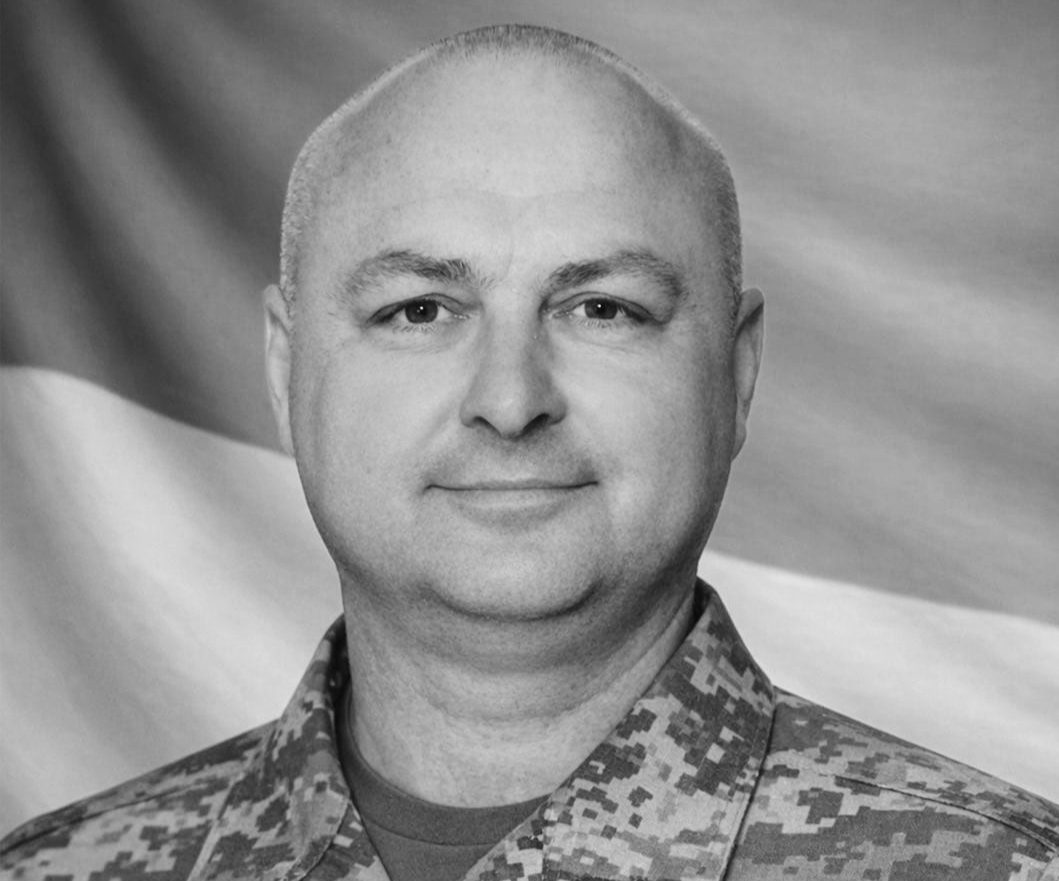 військовий на фото