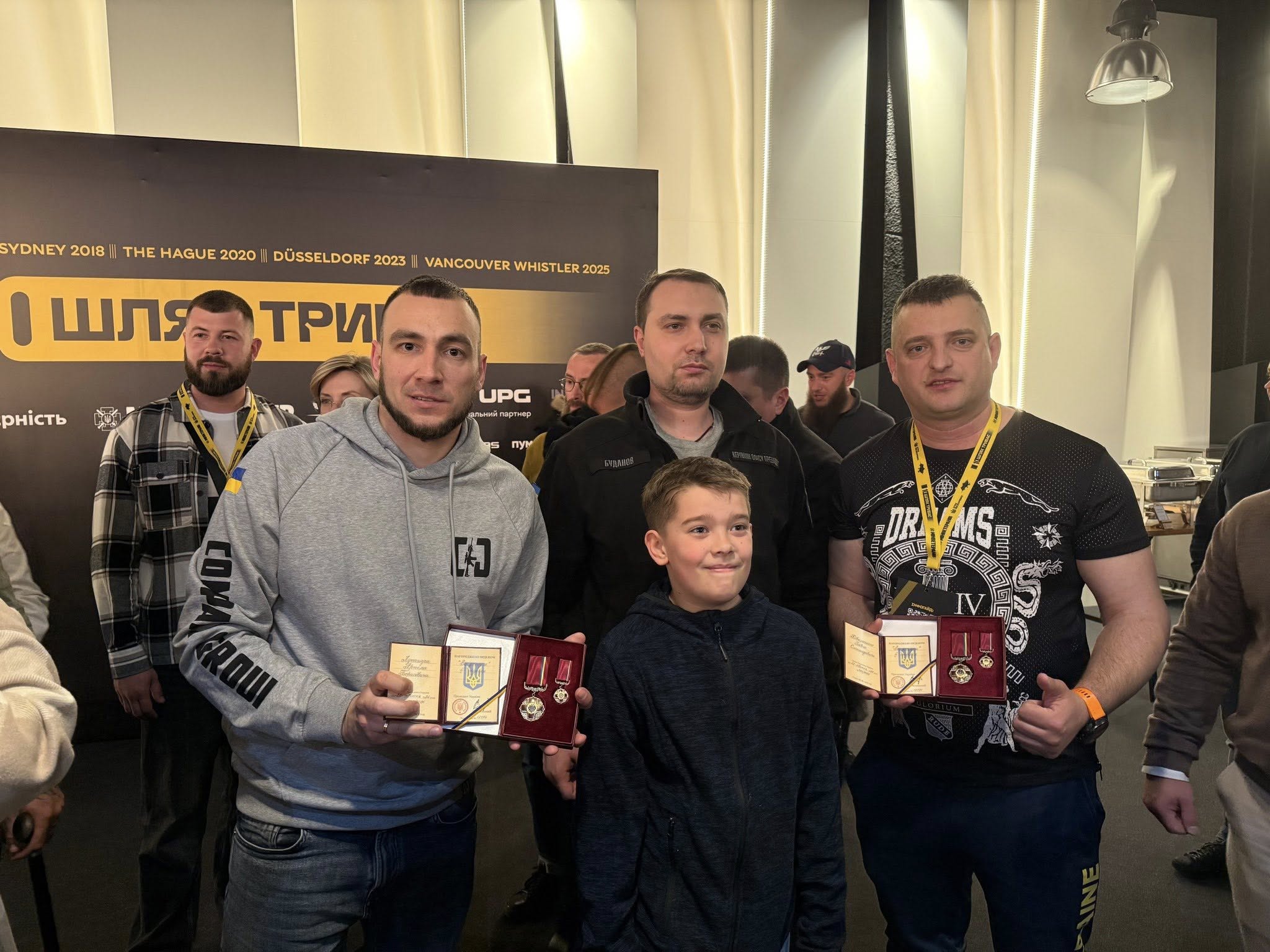 Буданов вручив почесну відзнаку ветерану з Черкащини