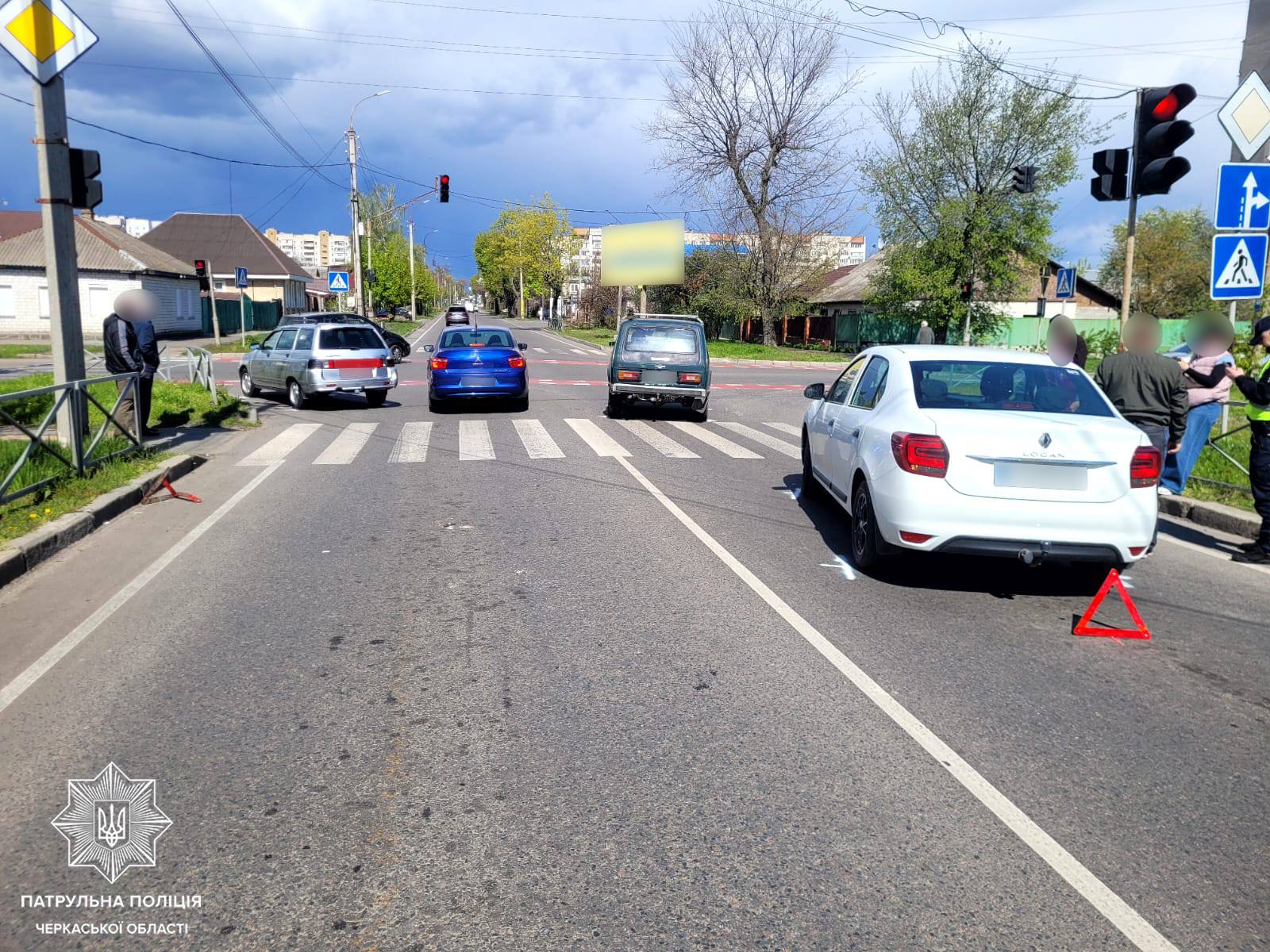 ДТП за участі двох ВАЗ і «Рено» сталася у Черкасах