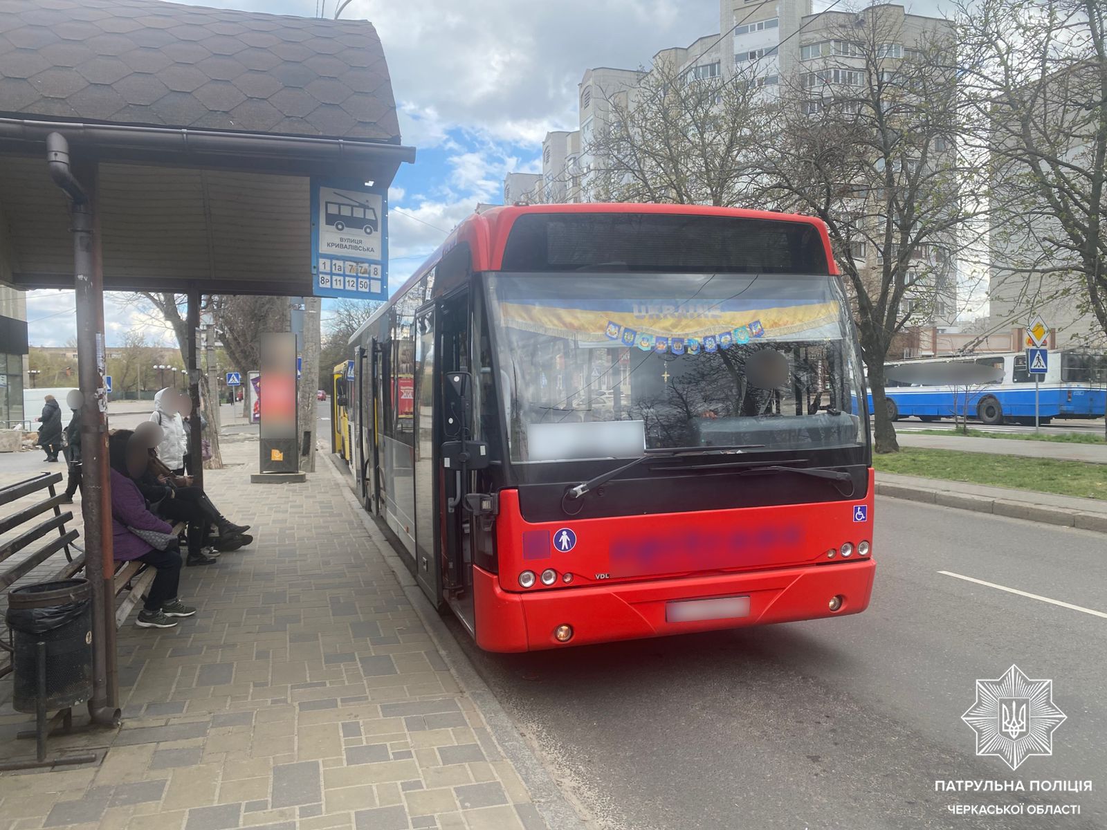 Водій автобуса в Черкасах був позбавлений права керування. Його викрили патрульні