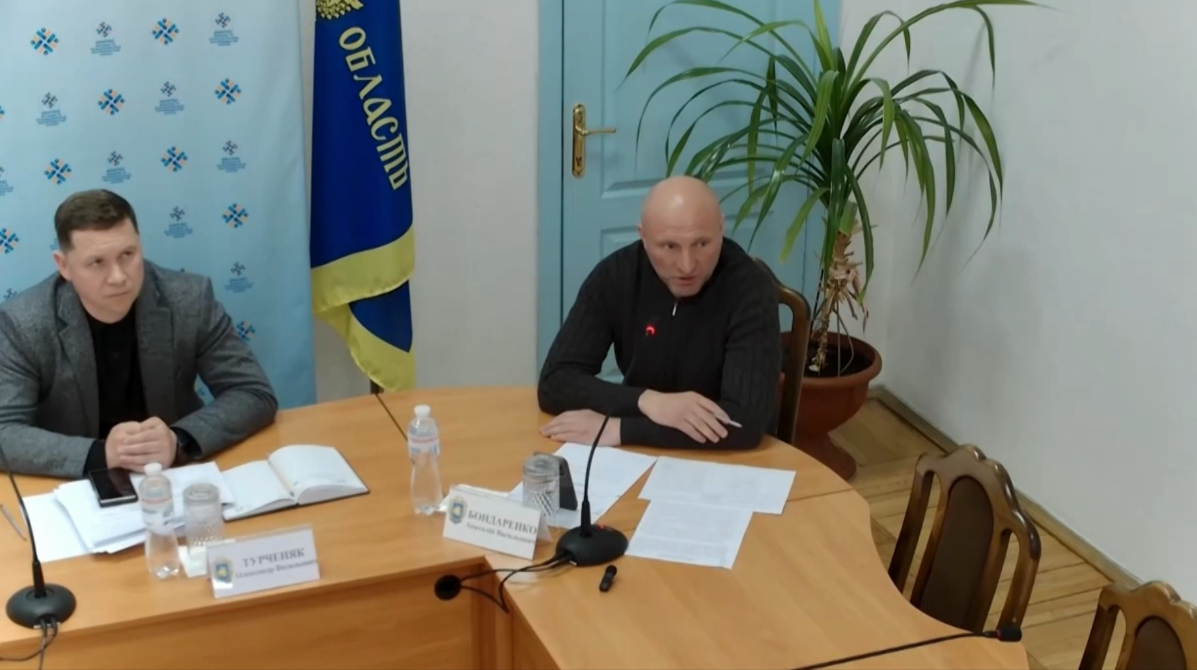 Анатолій Бондаренко ставить запитання до уряду