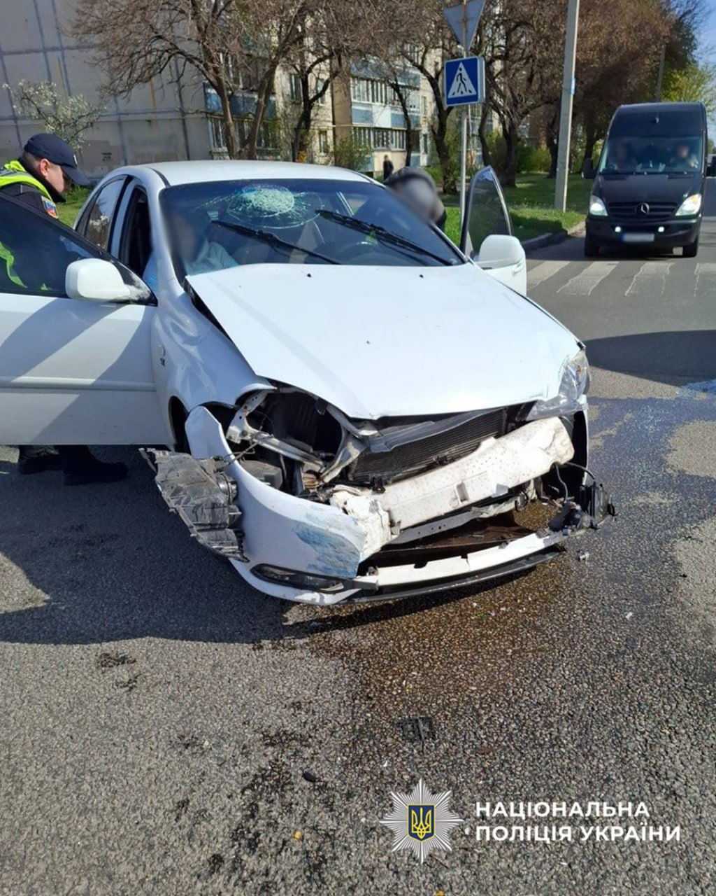 У Черкасах сталася ДТП, в якій одна з автівок перекинулася набік (ФОТО)