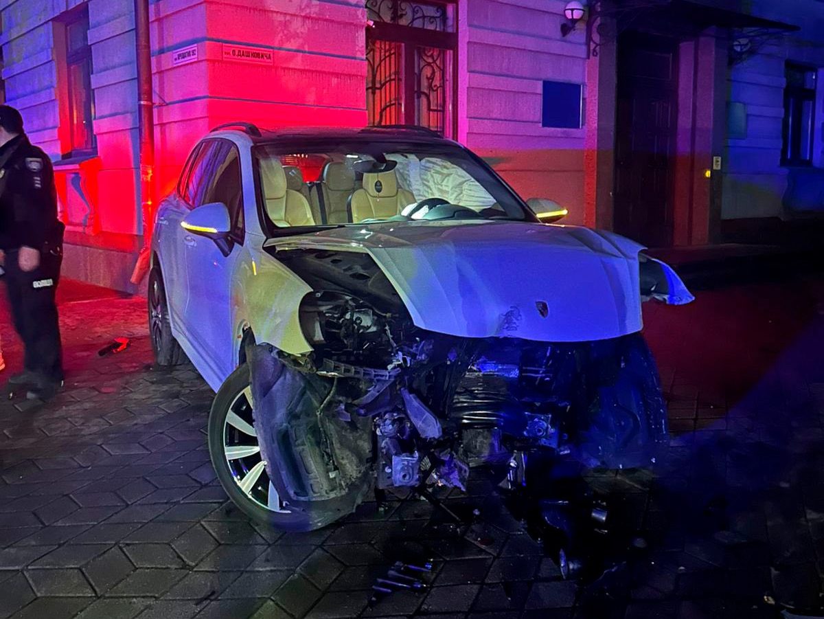 автомобіль після аварії