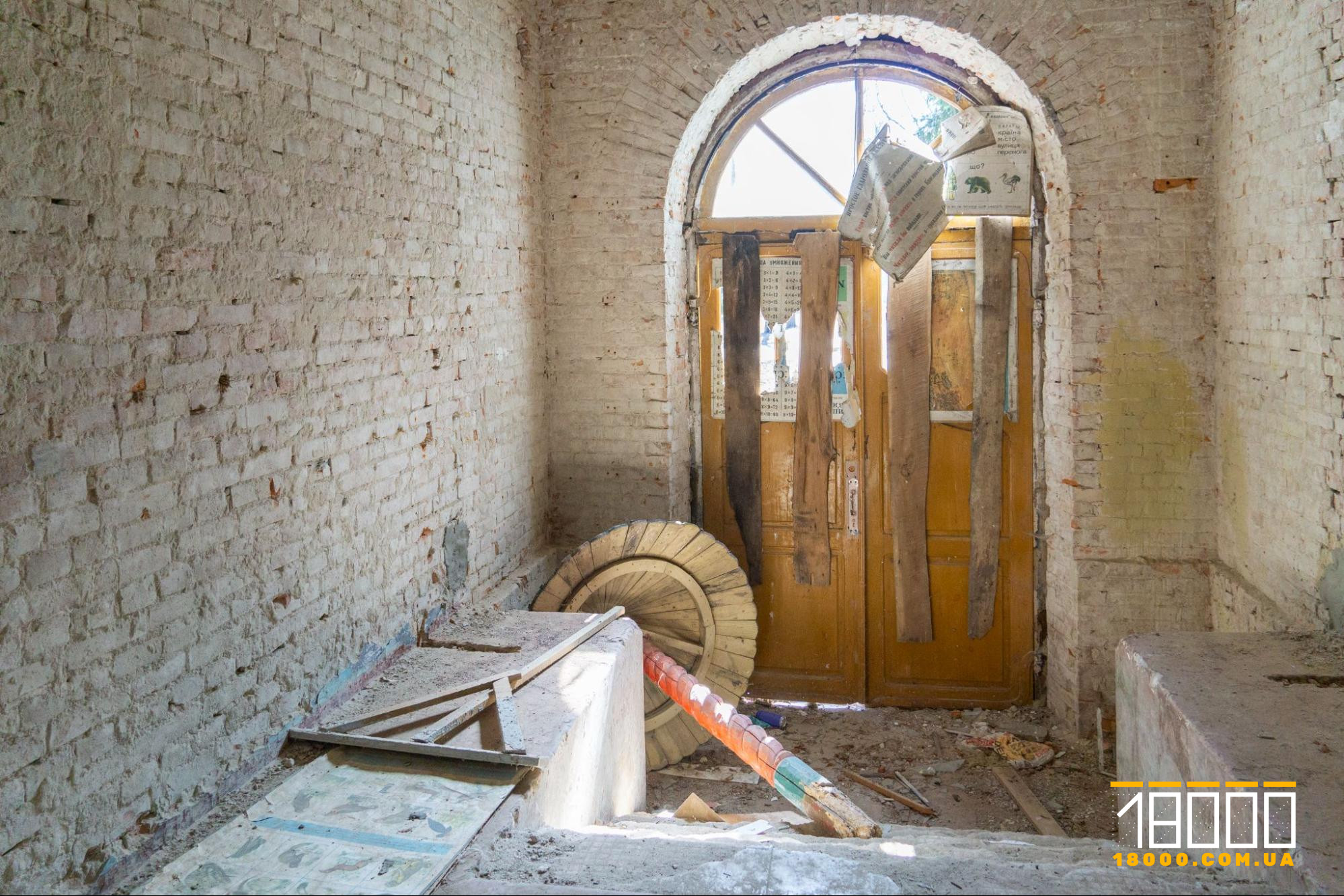 Вхідні двері маєтку Енгельгардтів на Черкащині