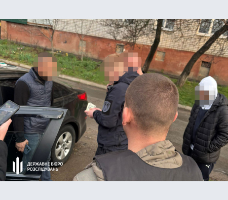 На Черкащині викрили військового, який за 12 тисяч доларів обіцяв «вирішити» питання з ВЛК