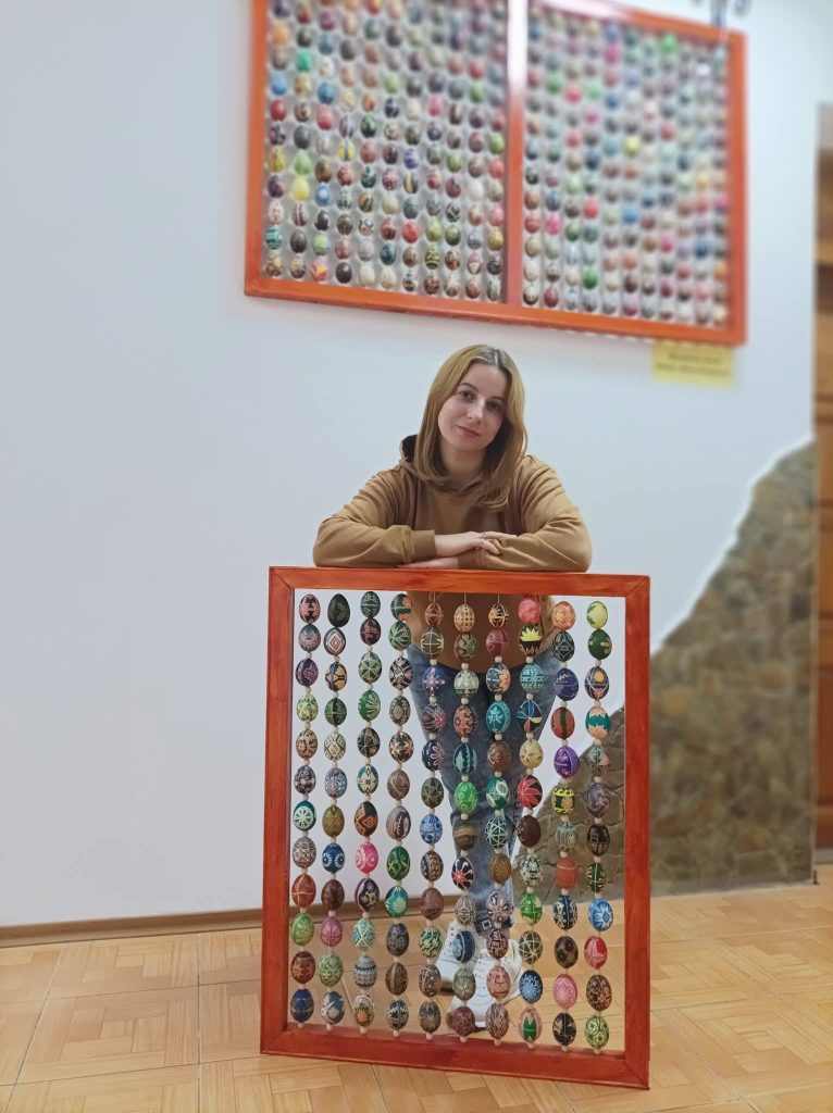 У черкаському музеї відкрили виставку писанкарки зі Шполи (ФОТО)