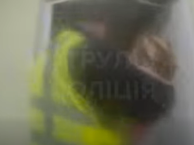 патрульний з дитиною