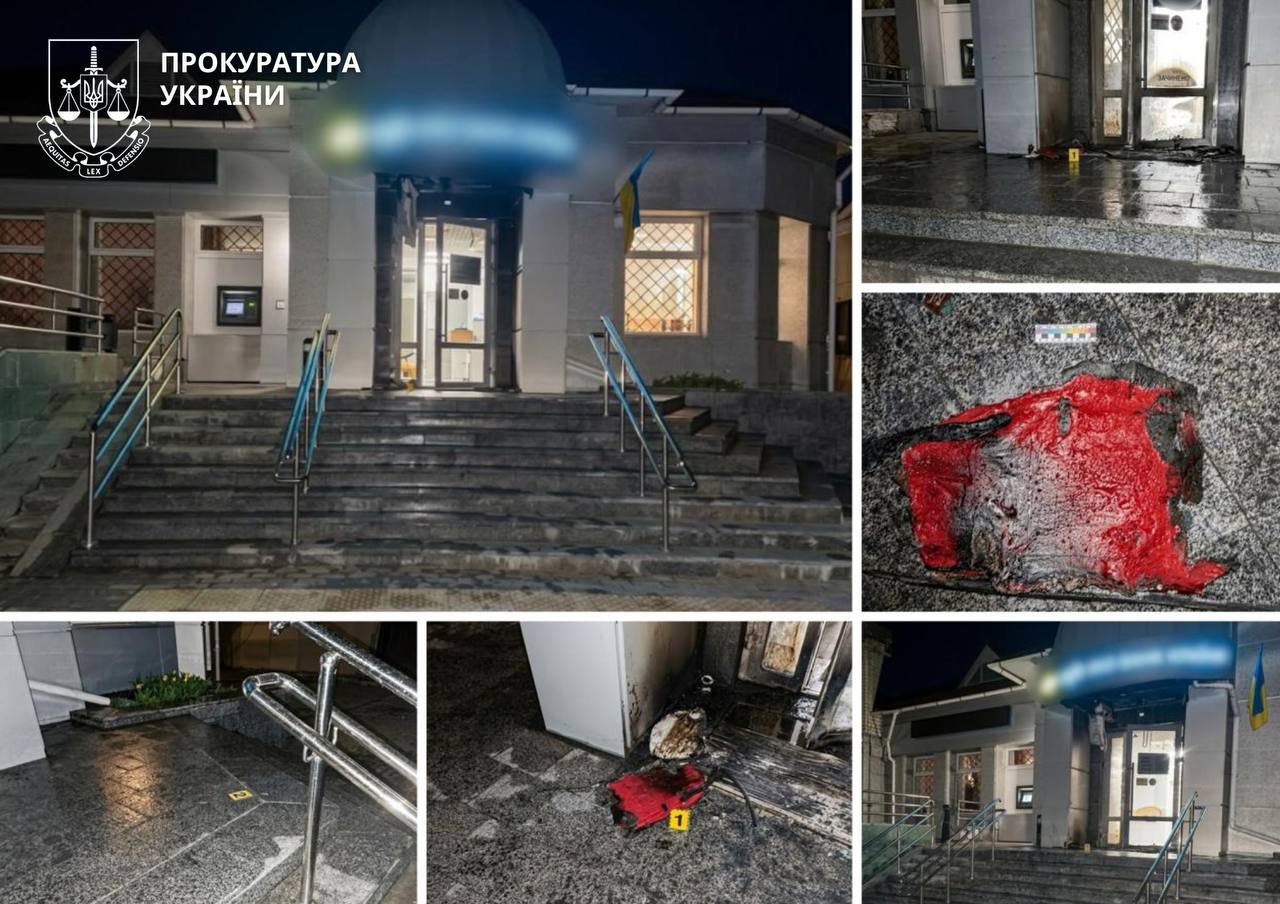 Фото з місця підпалу в Черкасах