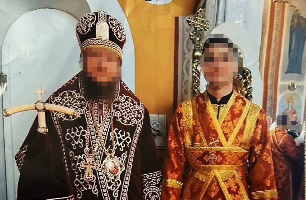 люди в церковному одязі