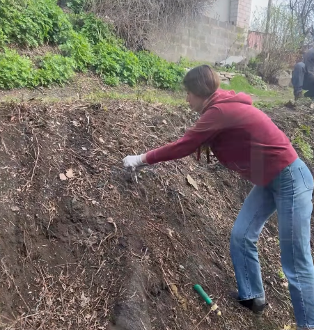 В історичному центрі Черкас небайдужі відновили прибирання (ВІДЕО)