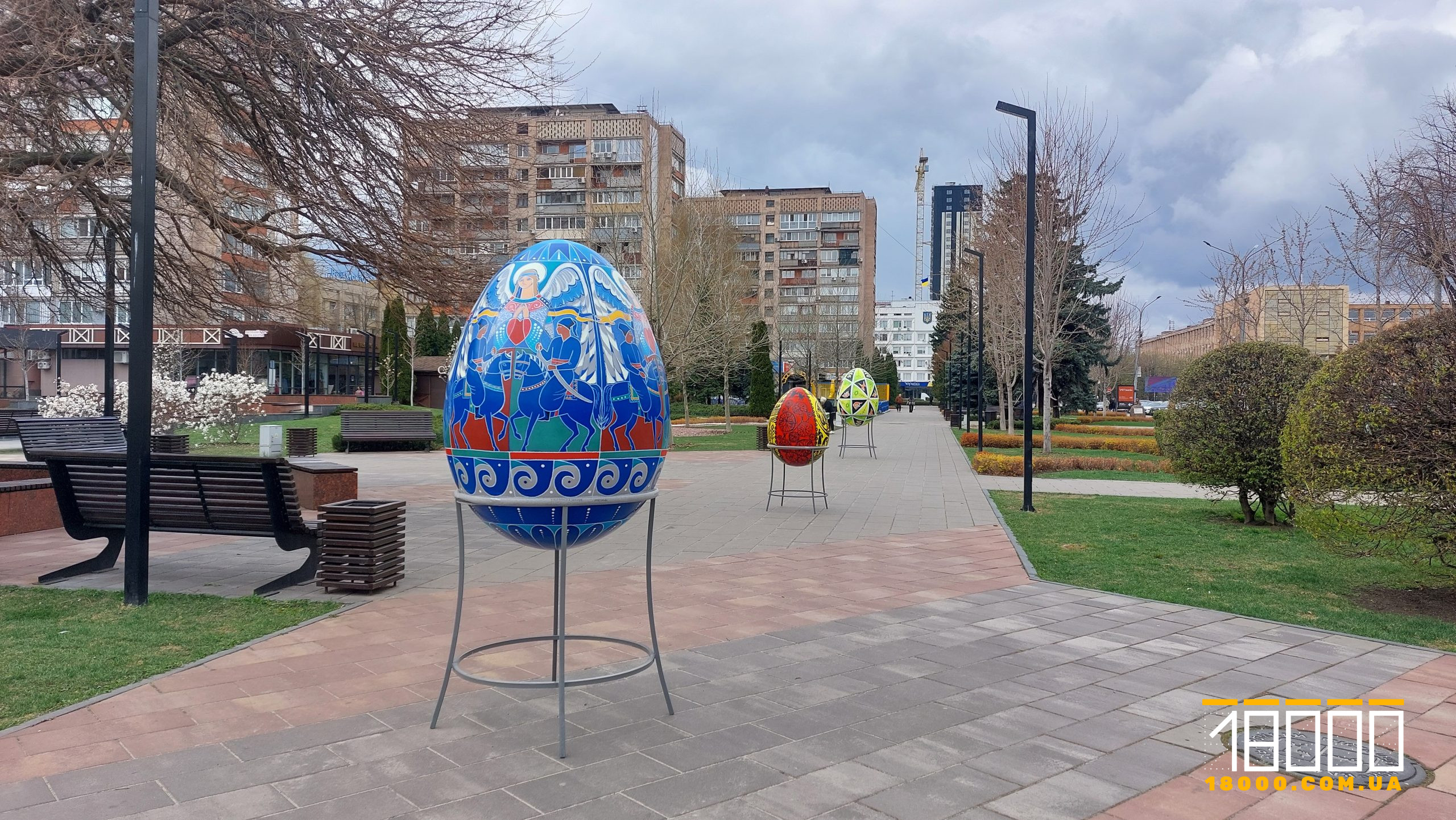 Писанка у синьому кольорі