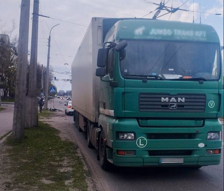 вантажівка