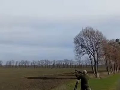 Доброволець збиває "шахед"