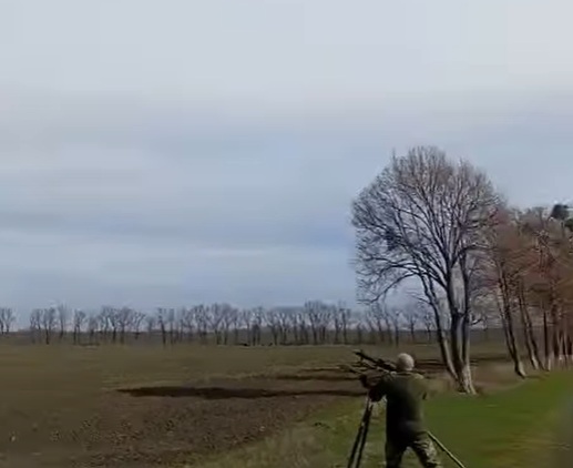 Доброволець збиває "шахед"